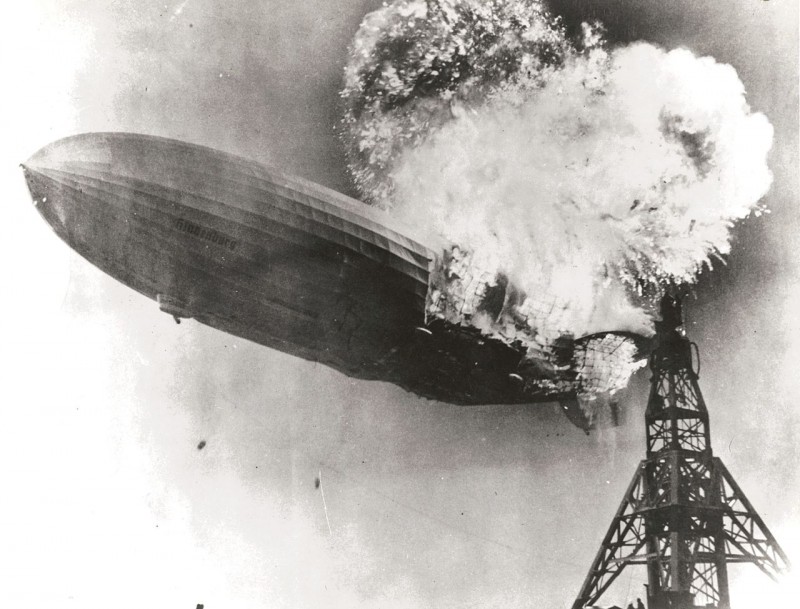 1280px-Hindenburg_burning.jpeg