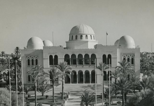 Palazzo governatore a Tripoli 1924-31.jpg