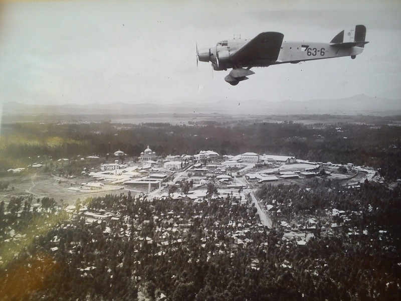 AEREO SORVOLANTE CITTA IGNOTA A.O.I..jpg